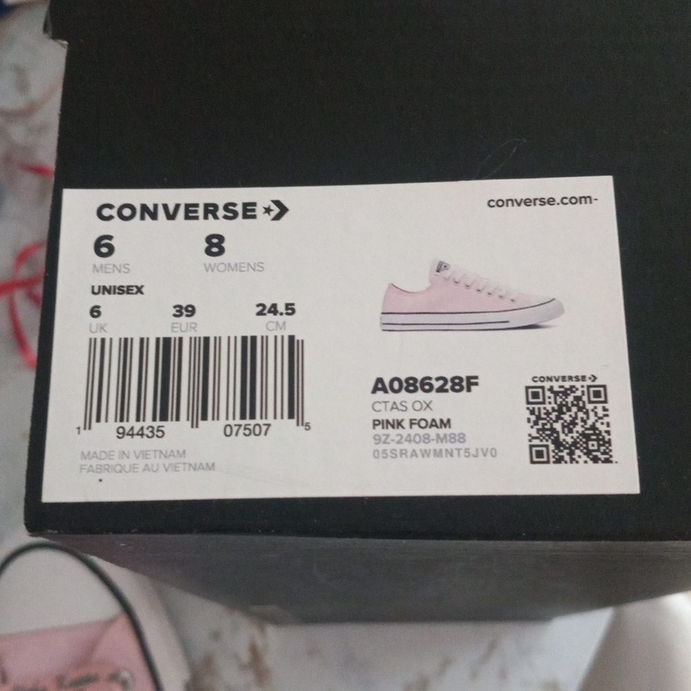 Converse Pink Low-Top Sneakers NWT - Picture 6 of 7